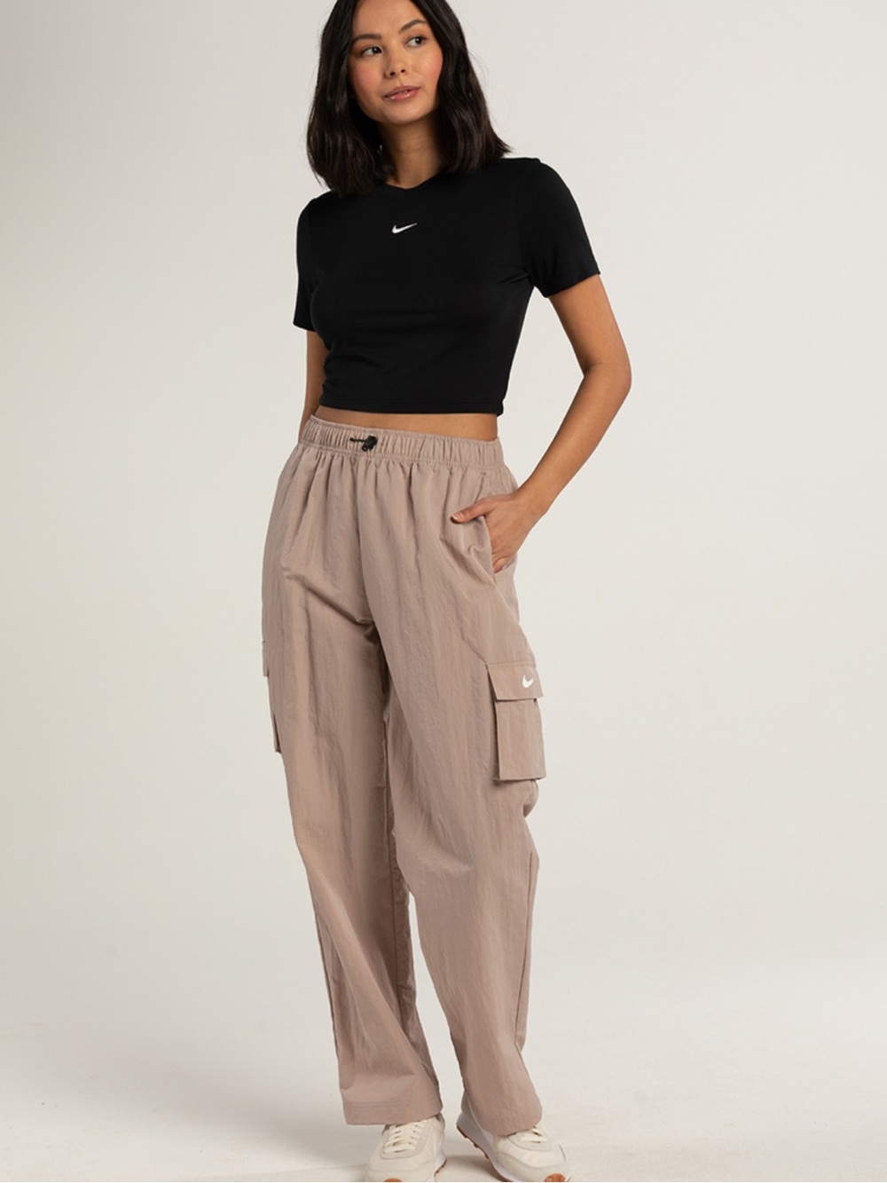 NWT Nike Standard Fit High Rise Cargo Pants Beige Utility Joggers